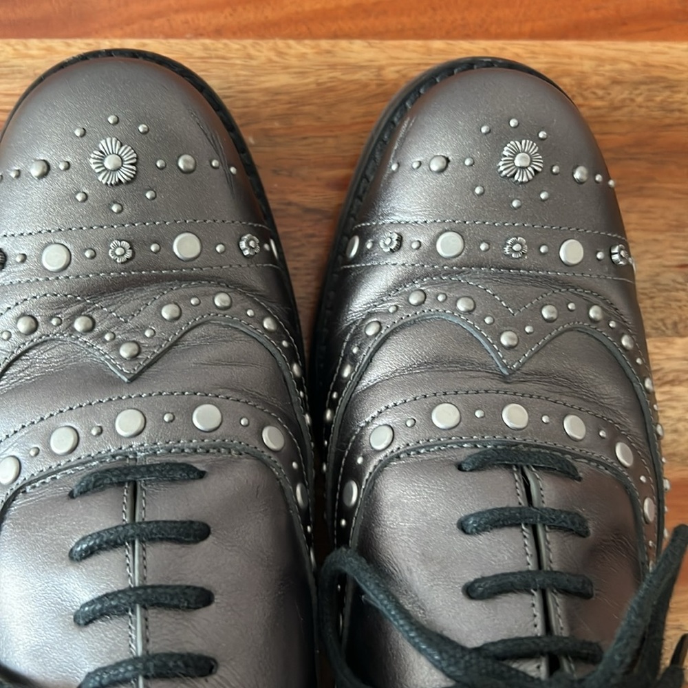 Coach Tegan Leather Oxford With Studs. Size 6.5. - Picture 10 of 13